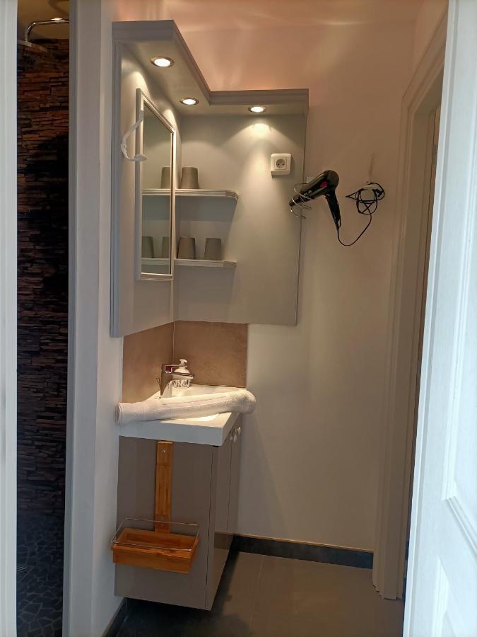 Bazoges-en-Paillers Le Manoir "Aux Douves" B&B 외부 사진