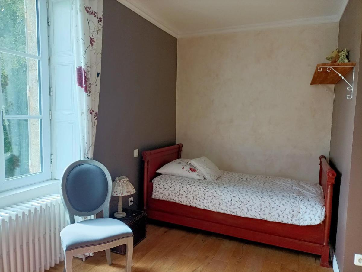 Bazoges-en-Paillers Le Manoir "Aux Douves" B&B 외부 사진