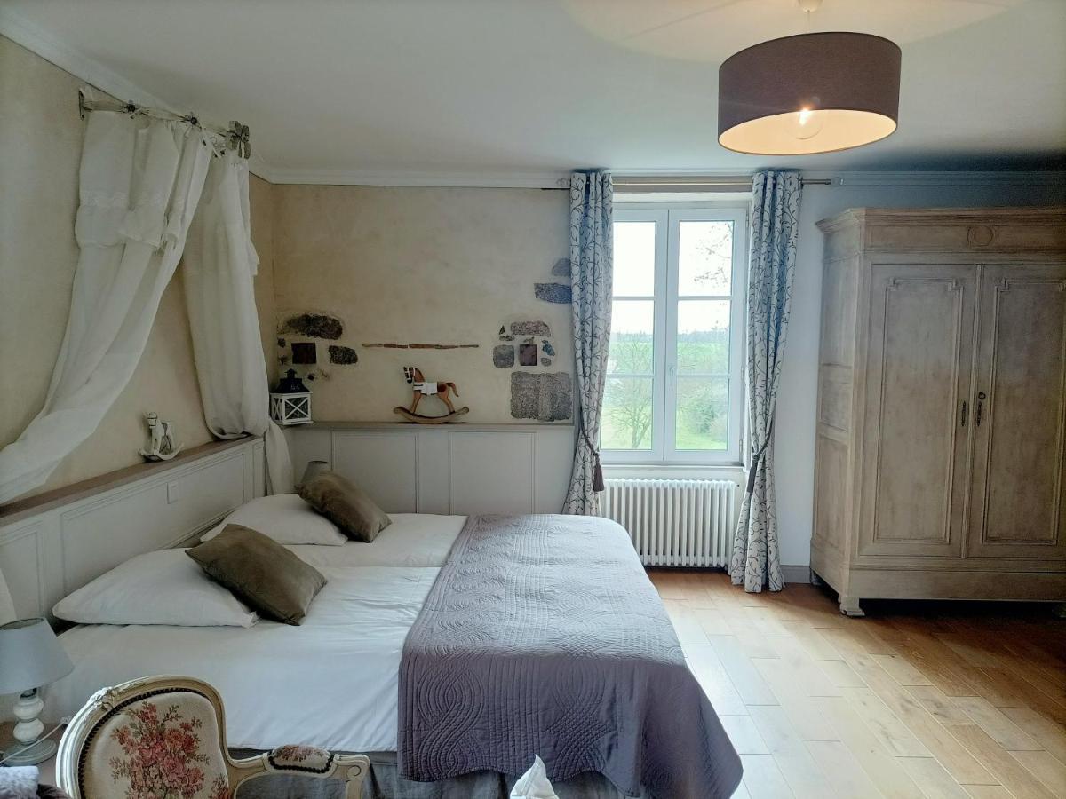 Bazoges-en-Paillers Le Manoir "Aux Douves" B&B 외부 사진