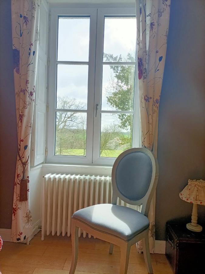 Bazoges-en-Paillers Le Manoir "Aux Douves" B&B 외부 사진