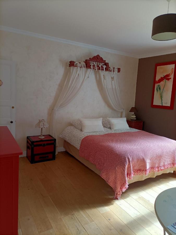Bazoges-en-Paillers Le Manoir "Aux Douves" B&B 외부 사진