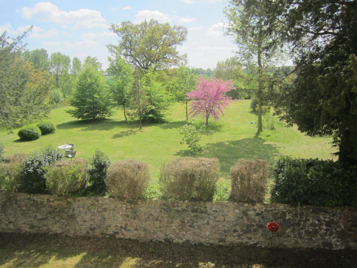 Bazoges-en-Paillers Le Manoir "Aux Douves" B&B 외부 사진