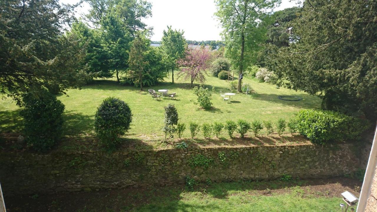 Bazoges-en-Paillers Le Manoir "Aux Douves" B&B 외부 사진