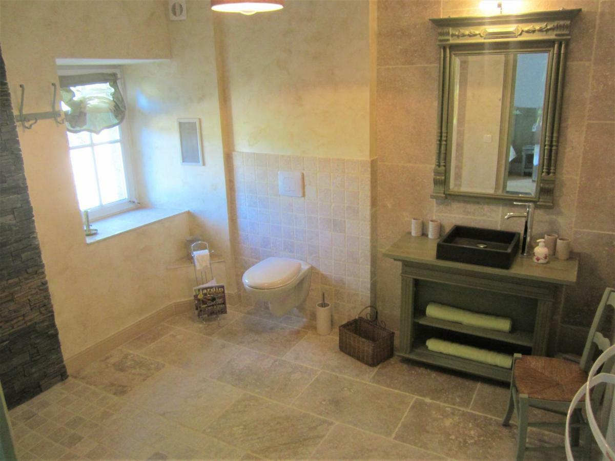 Bazoges-en-Paillers Le Manoir "Aux Douves" B&B 외부 사진