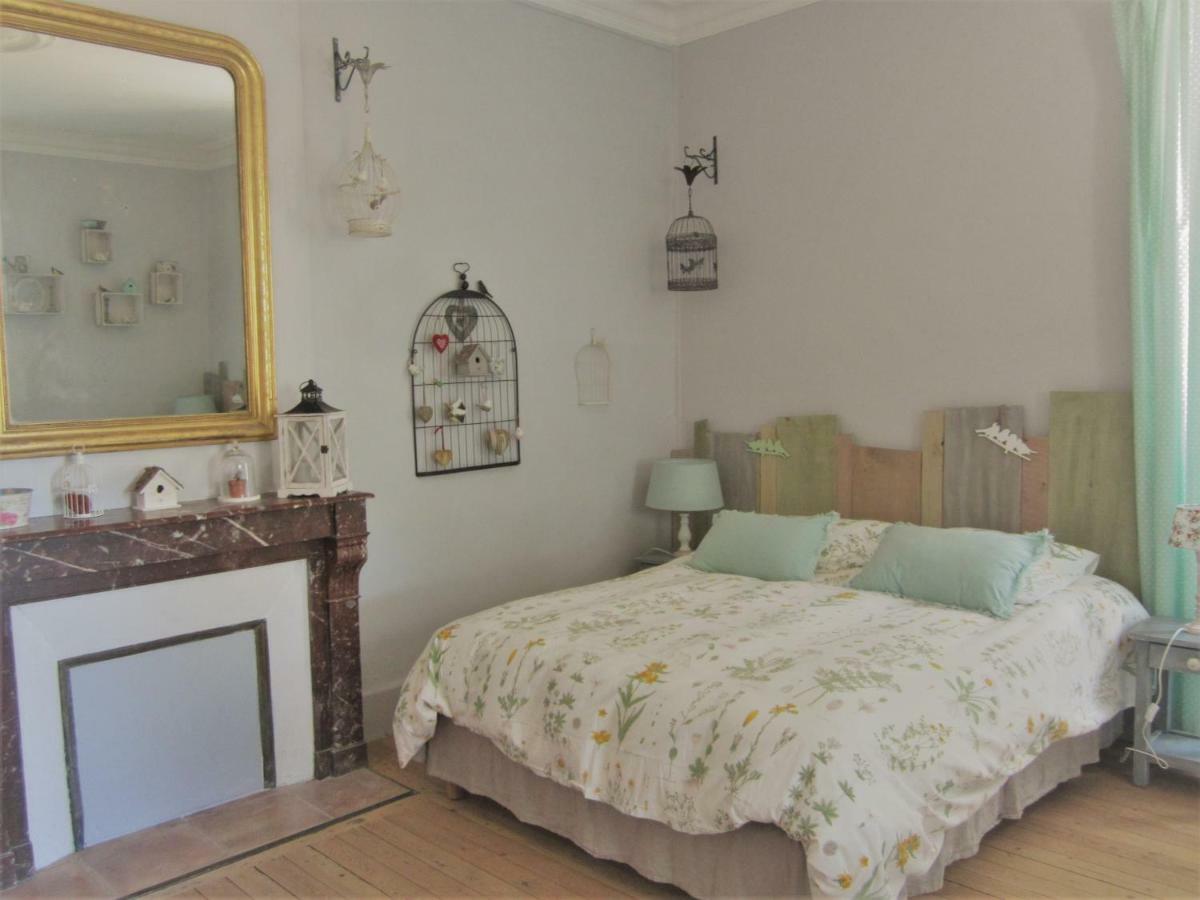 Bazoges-en-Paillers Le Manoir "Aux Douves" B&B 외부 사진