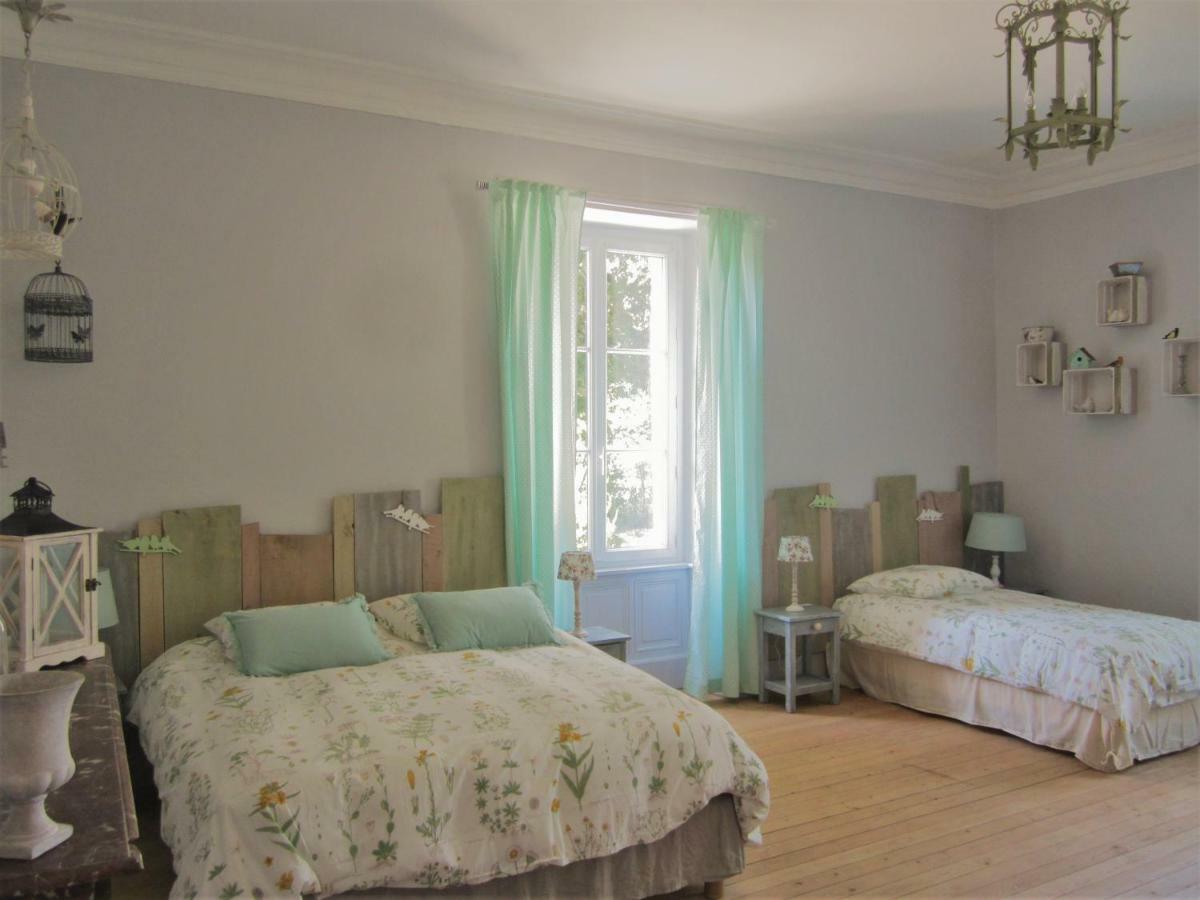 Bazoges-en-Paillers Le Manoir "Aux Douves" B&B 외부 사진