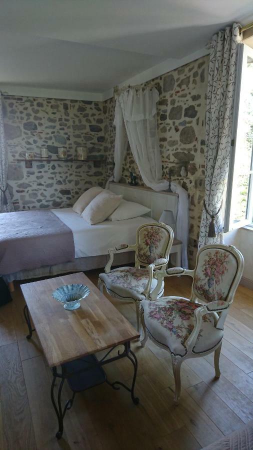Bazoges-en-Paillers Le Manoir "Aux Douves" B&B 외부 사진
